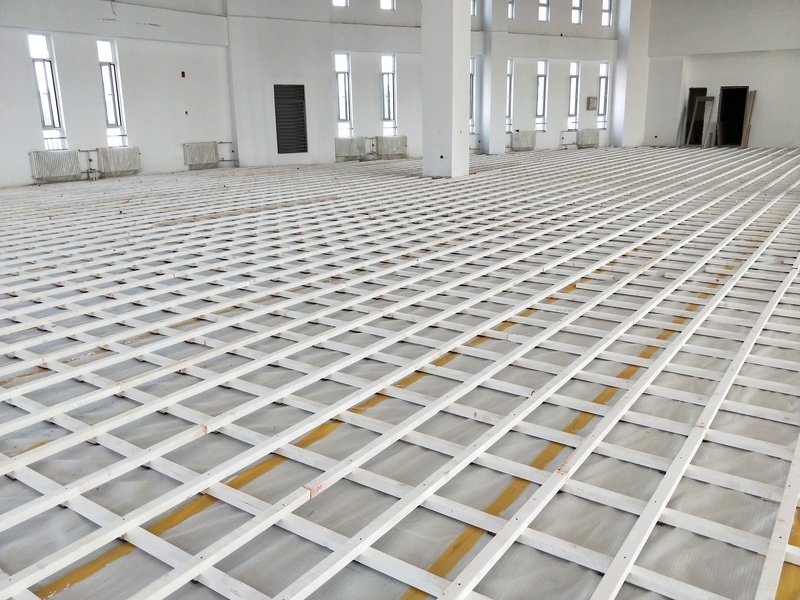 北京房山長陽小學籃球場運動木地板施工案例1